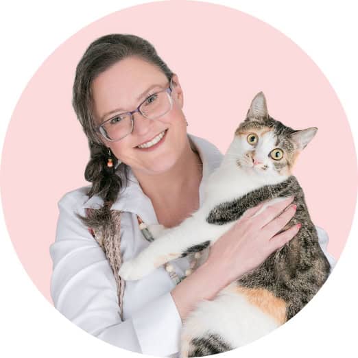 Nicole Lux-Ritchie holding her cat